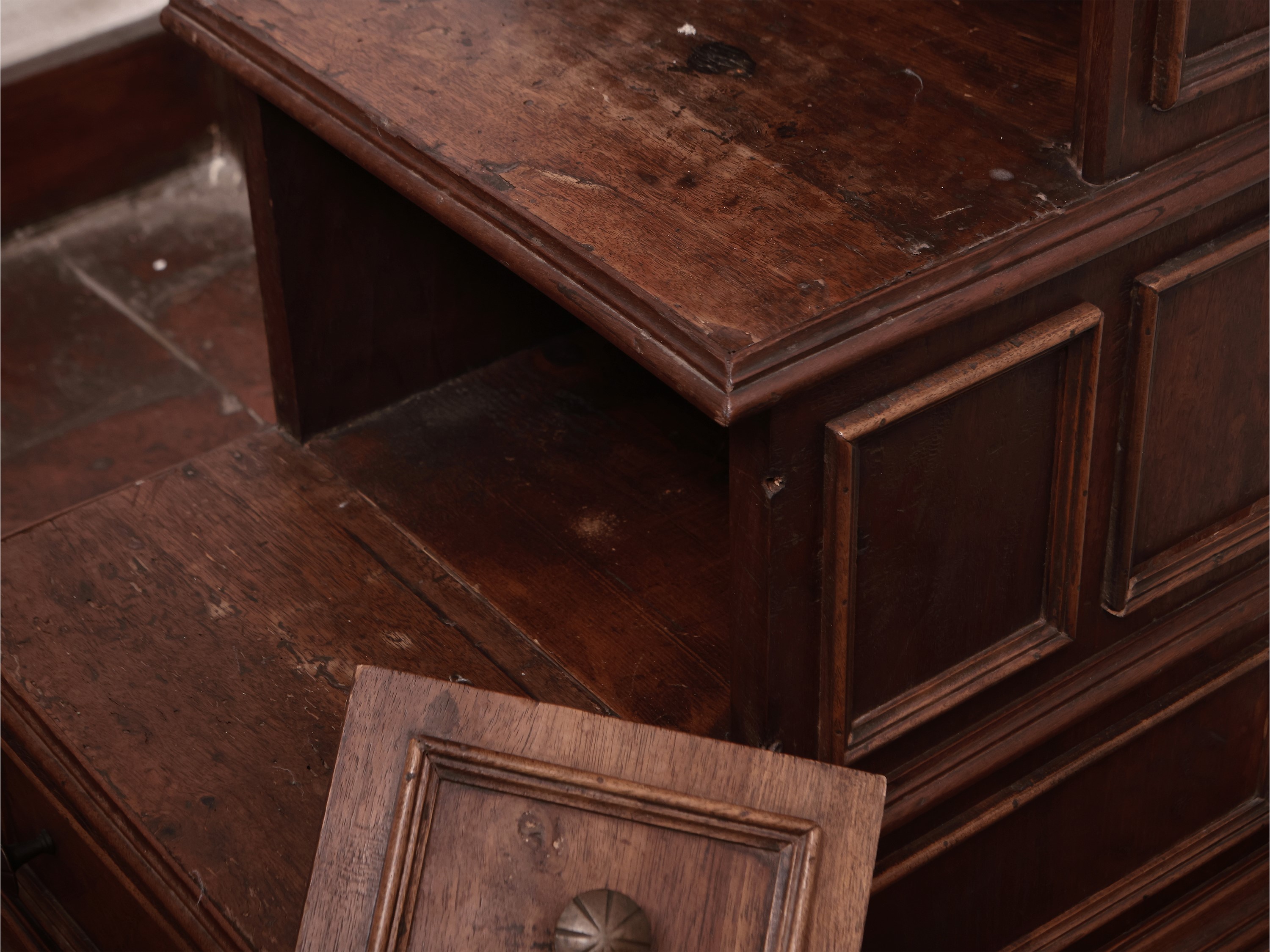 Scaletta da Biblioteca in Noce