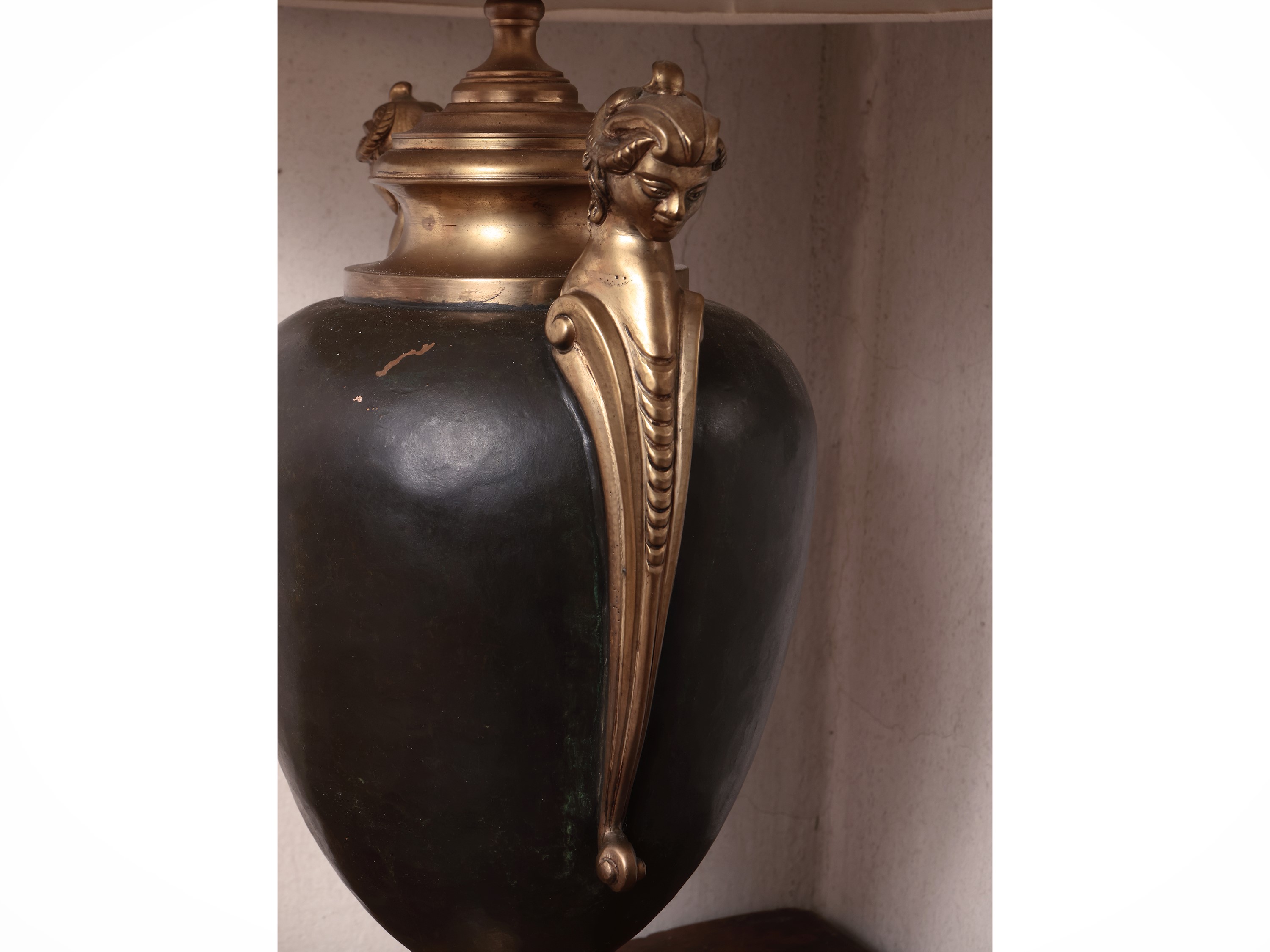 Lume da Tavolo Ad Anfora in Ceramica Smaltata