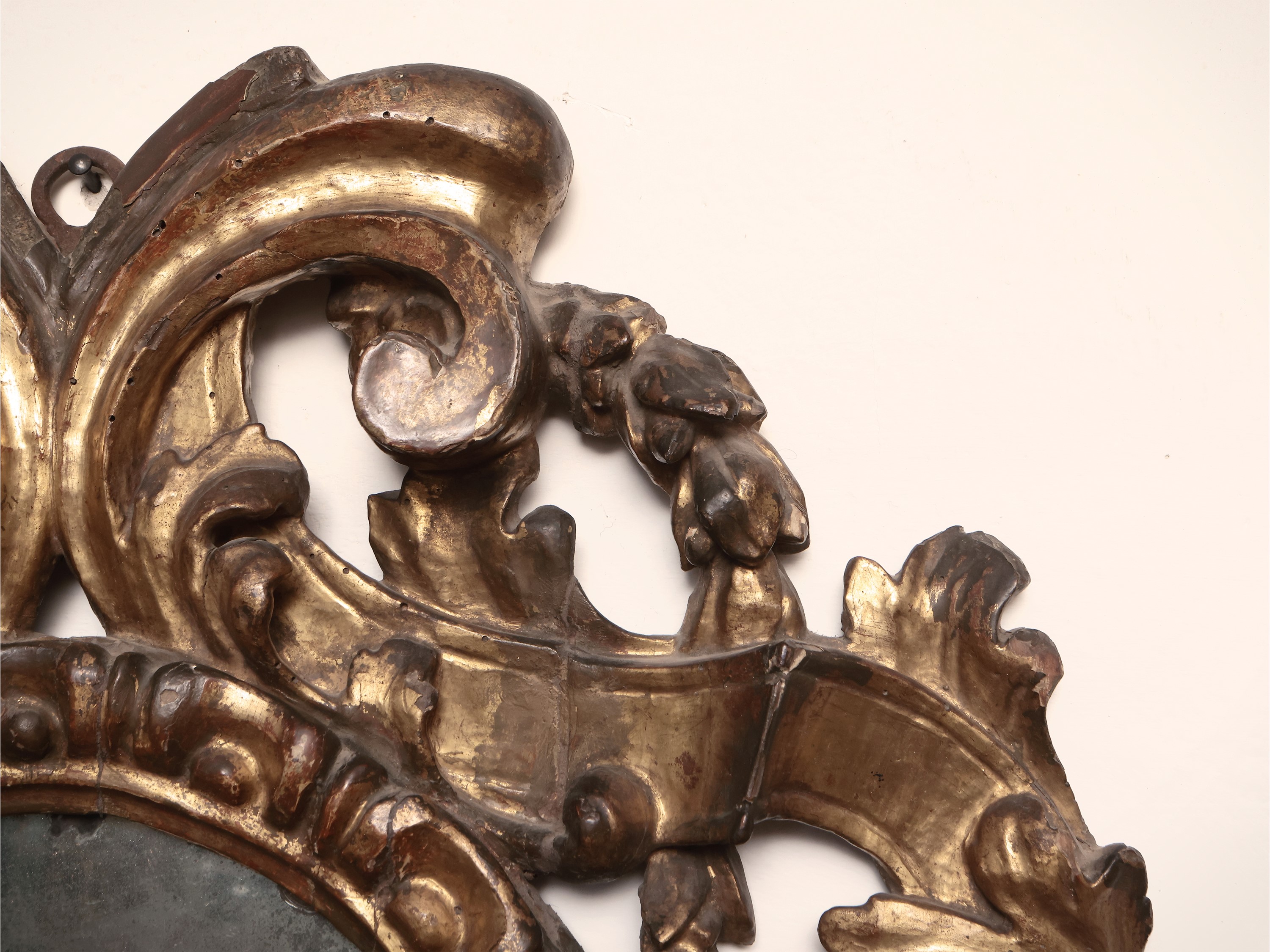 Piccola Specchiera con Cornice in Legno Dorato