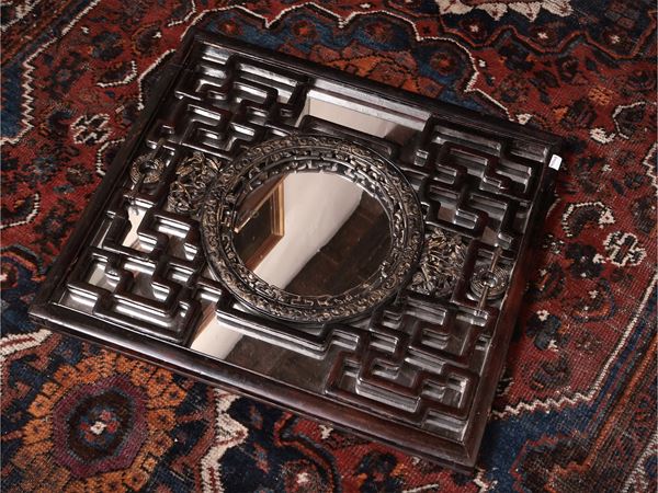 Specchiera orientale in mogano con lumeggiature dorate