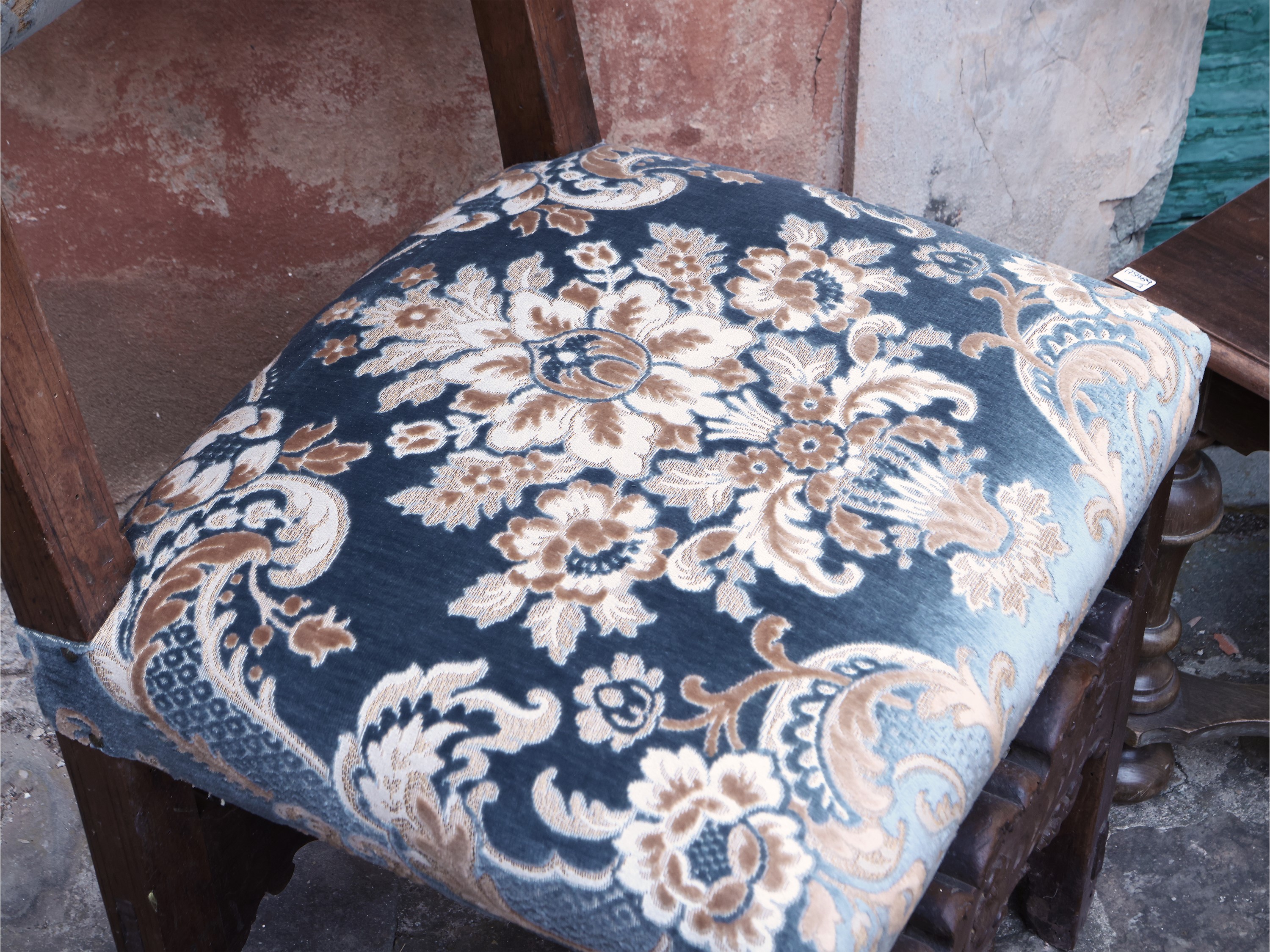 Sedia in Noce