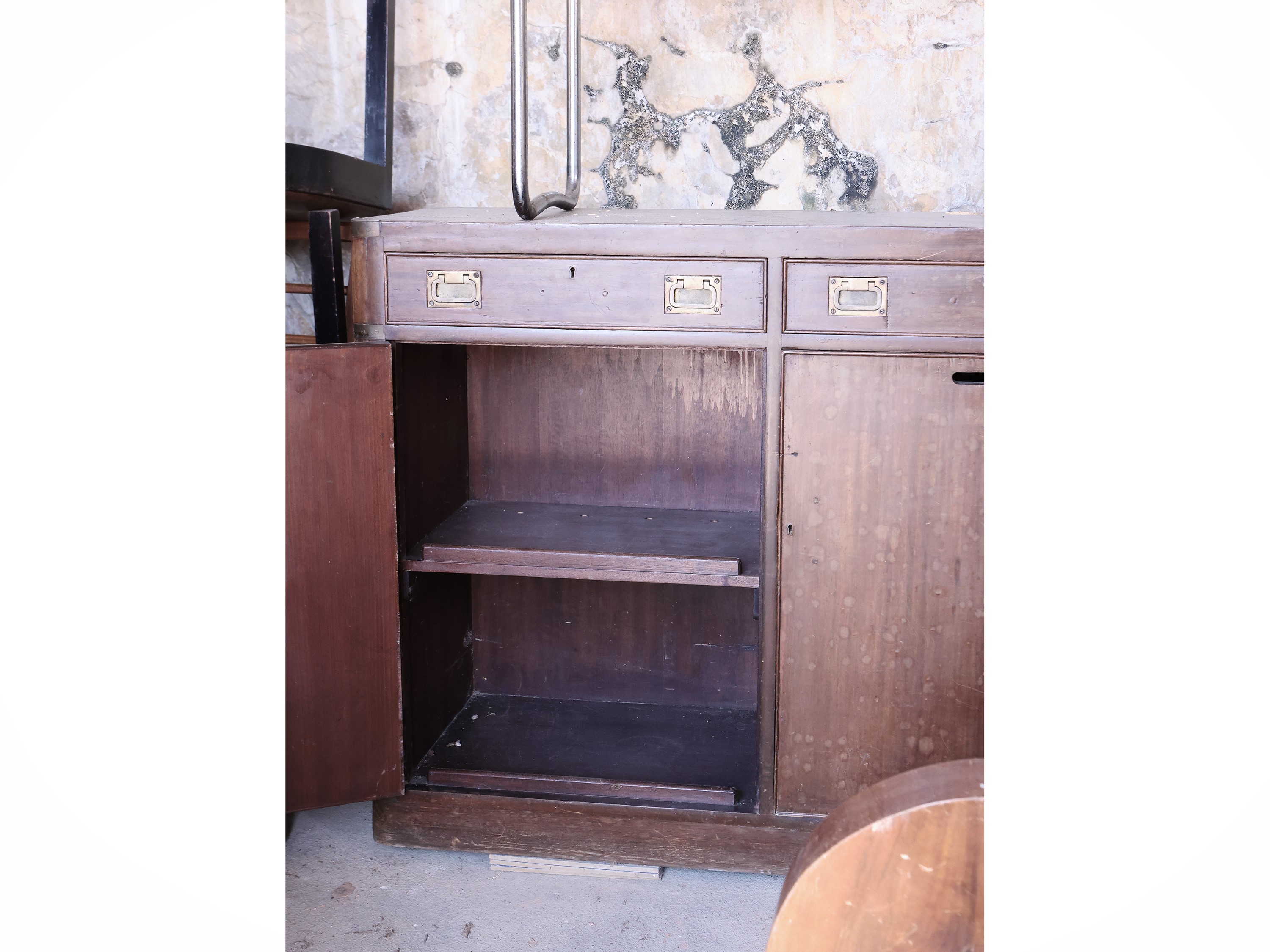 Credenza in Noce in Stile Marina