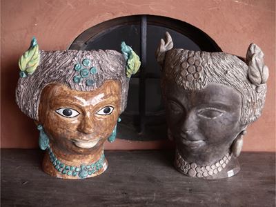 Coppia di Vasi Antropomorfi in Terracotta