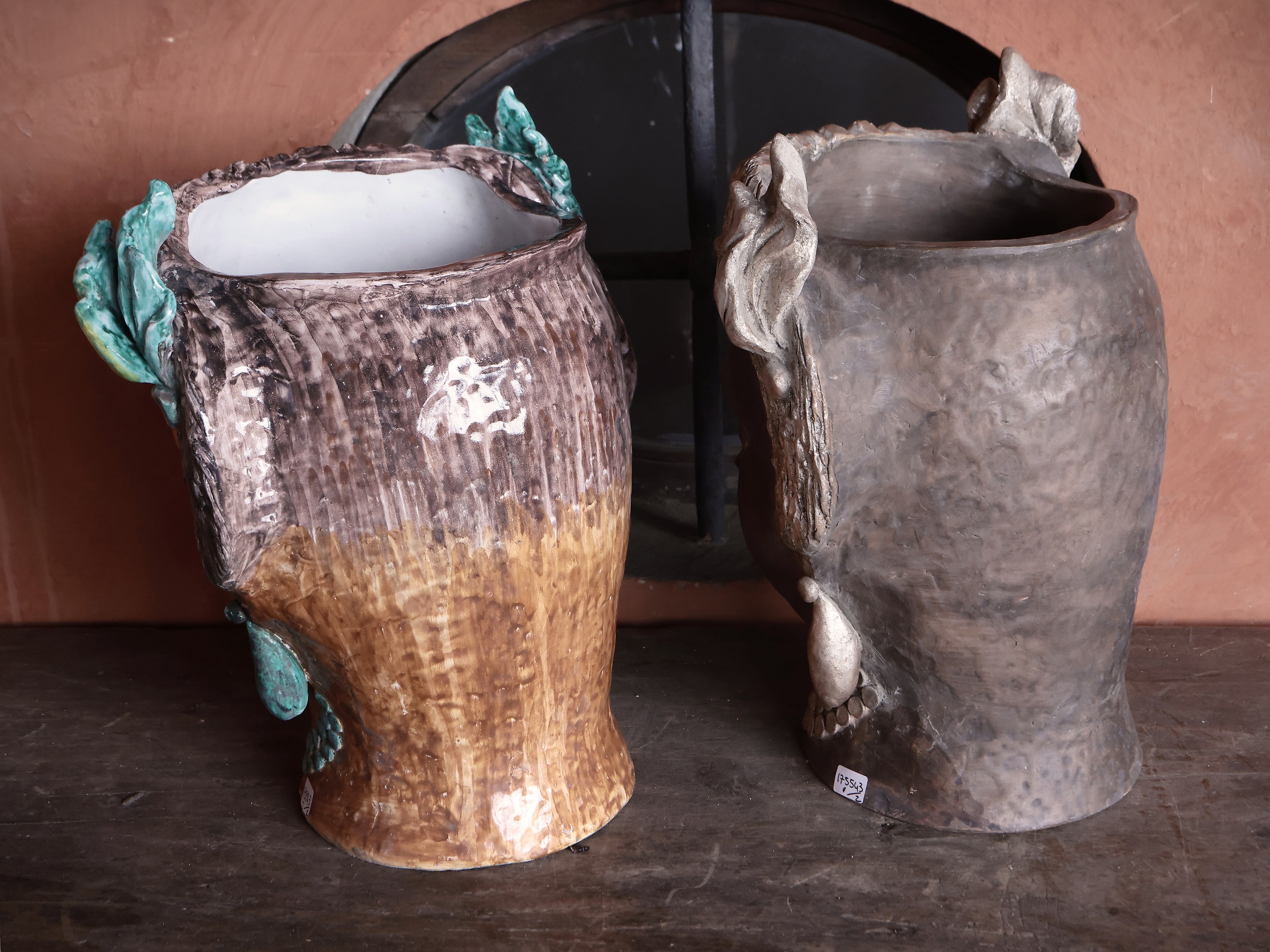 Coppia di Vasi Antropomorfi in Terracotta