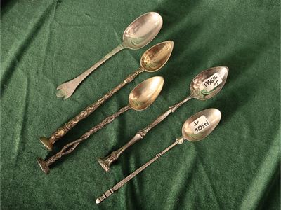 Quattro Cucchiai da Collezione in Argento