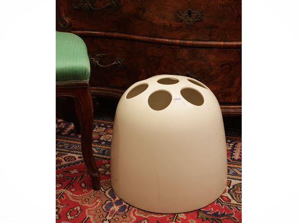 Umbrella stand Dedalo, Emma Gismondi Schweinberger per Artemide Studio