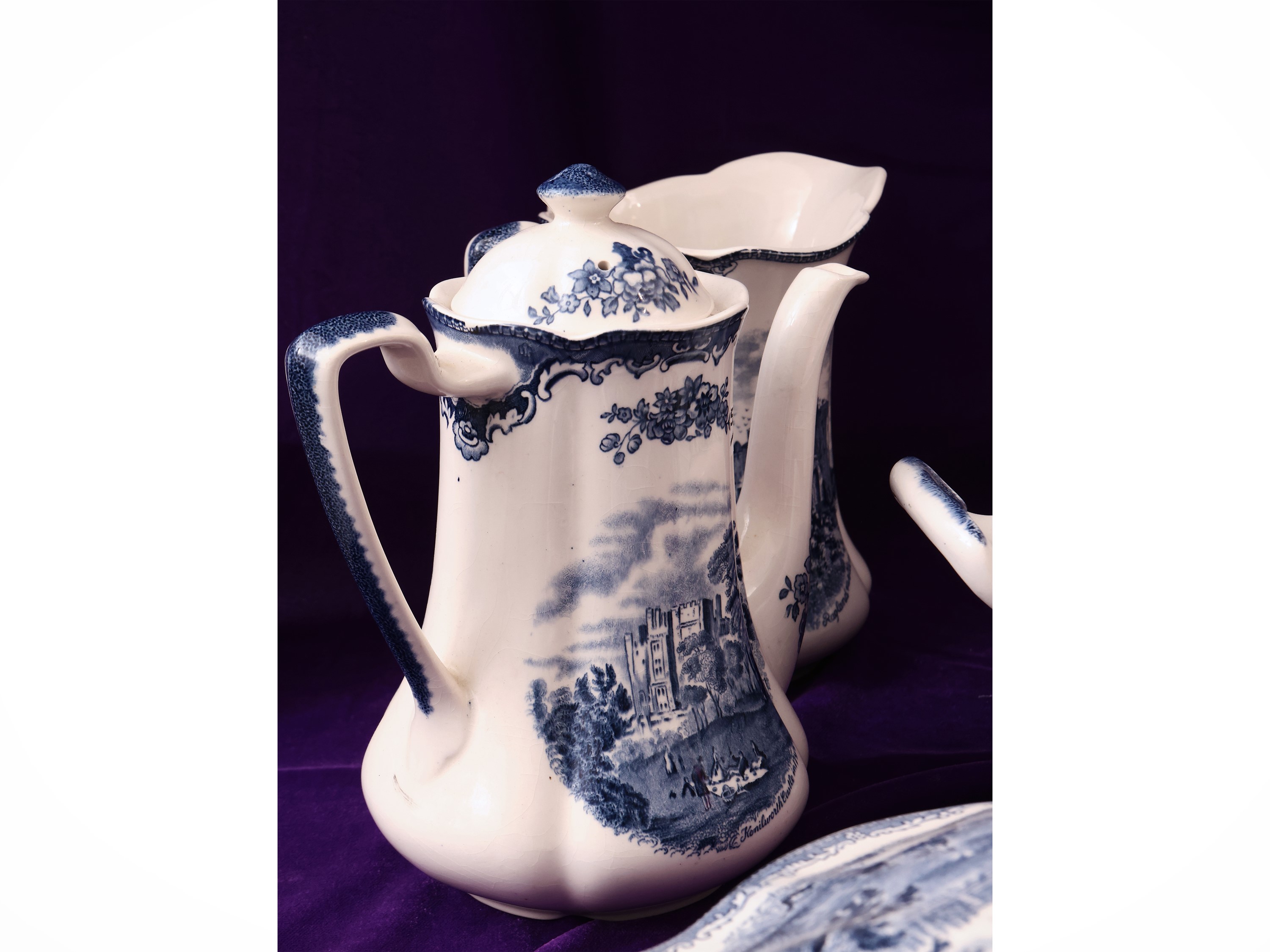 Assortimento di Piatti in Terraglia Inglese