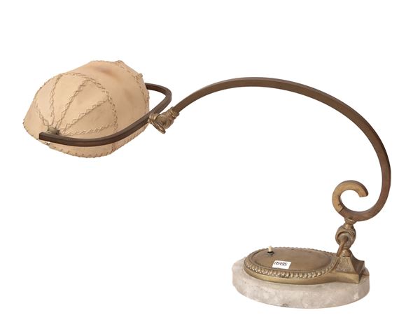 Lume da scrivania in ottone di gusto Art Deco