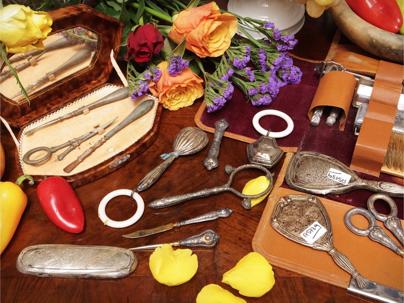 Miscellanea di accessori in argento