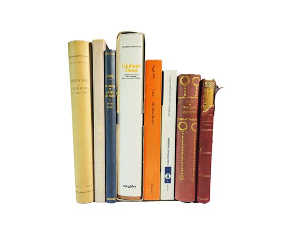 Miscellanea of vintage books on the i Medici