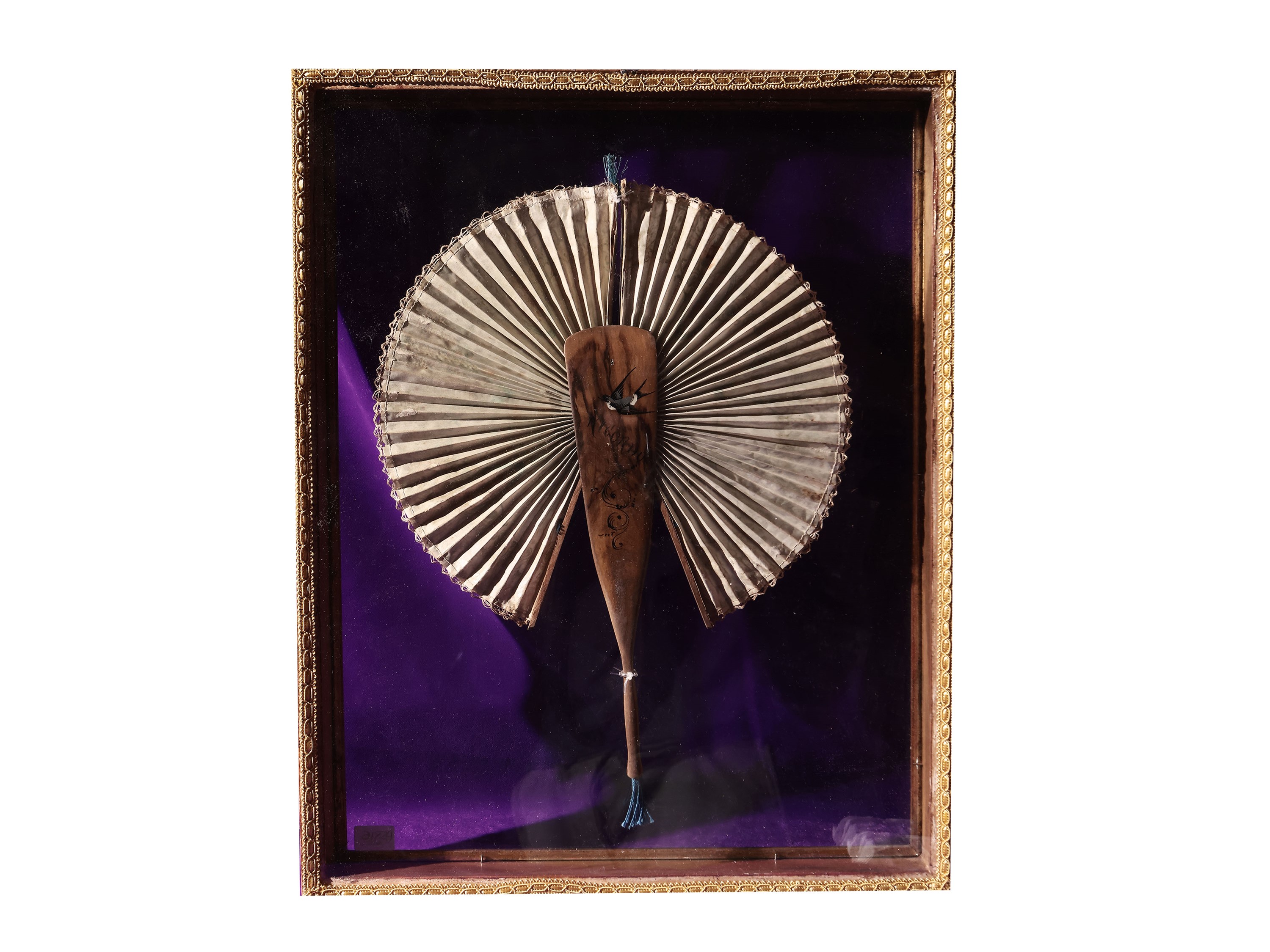 Ventaglio a coccarda souvenir, inizio del XX secolo, dimensioni cm 33x24