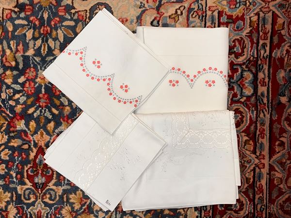 Two double sheets in white linen