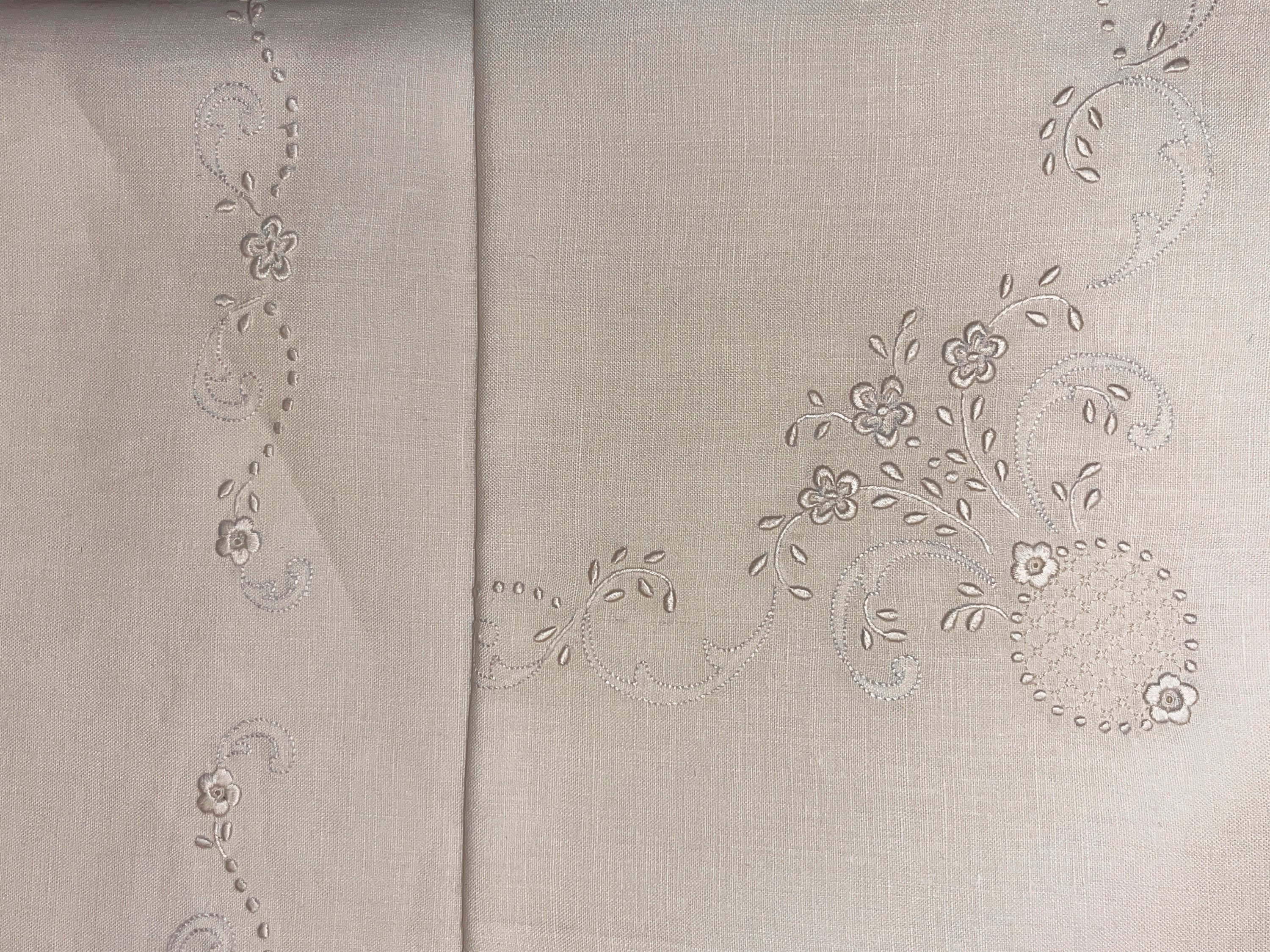 Due Lenzuola Matrimoniali in Lino Bianco