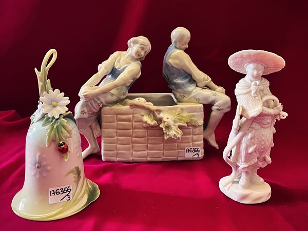 Lot of curiosity in porcelain