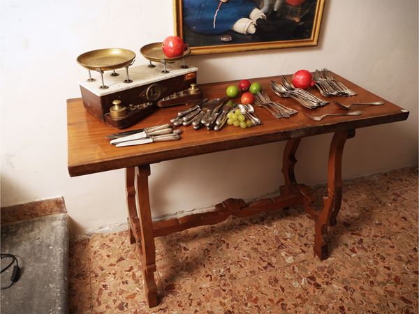 Fratina table in soft wood