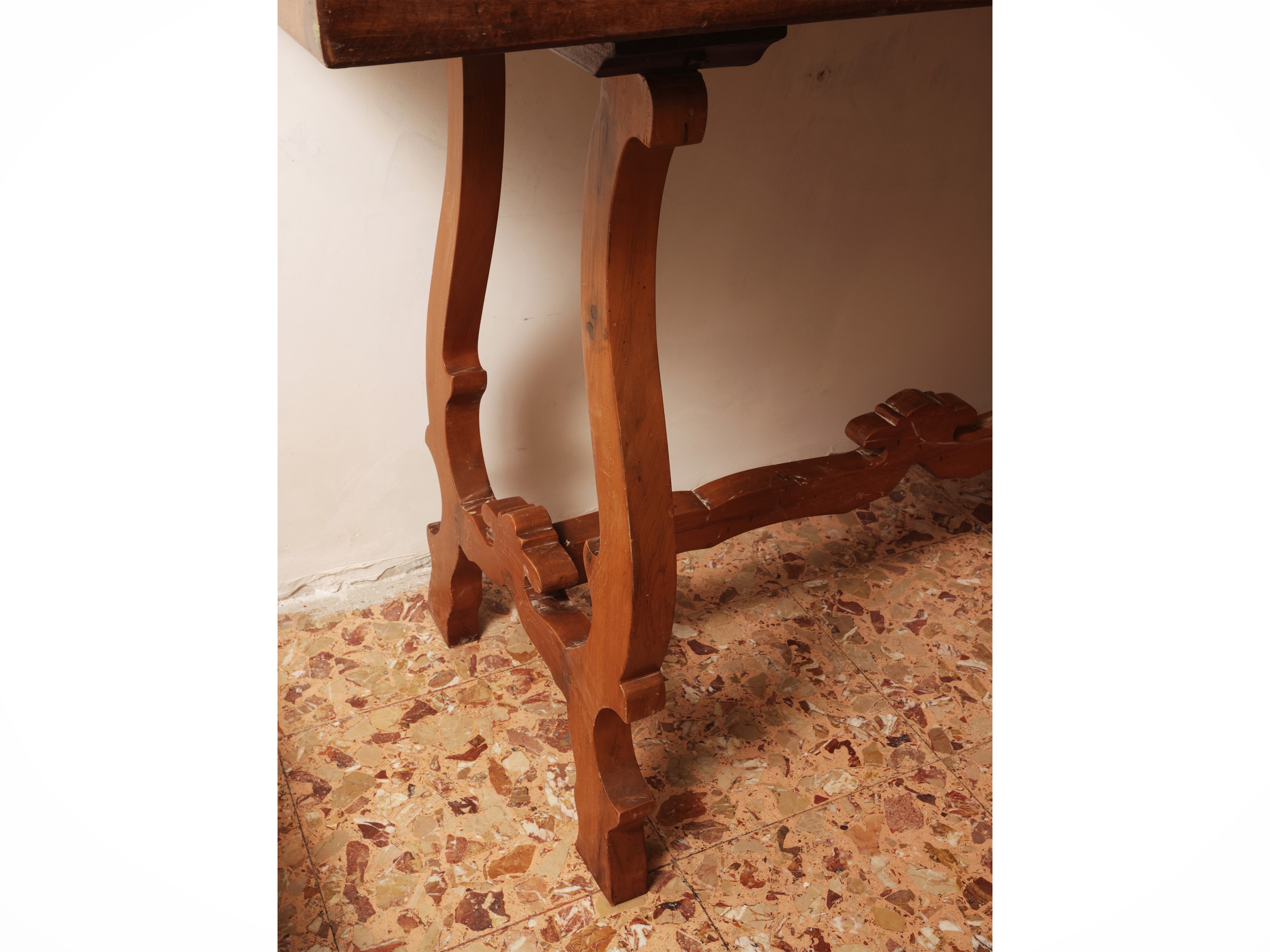 Tavolo a fratina in legno tenero, h 78 cm, L 121 cm, P 50 cm