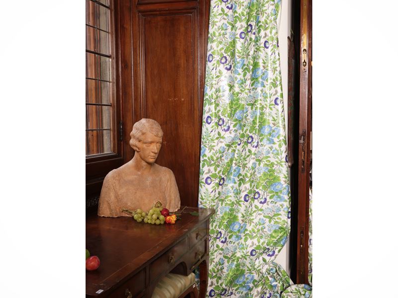 Tessuto in cotone chintz, decorato con ipomee nei toni del viola e dell'azzurro