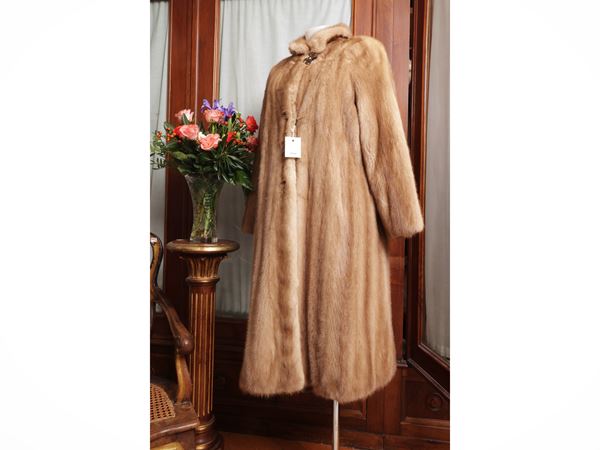 Cappotto lungo in pelliccia di visone color biscotto
