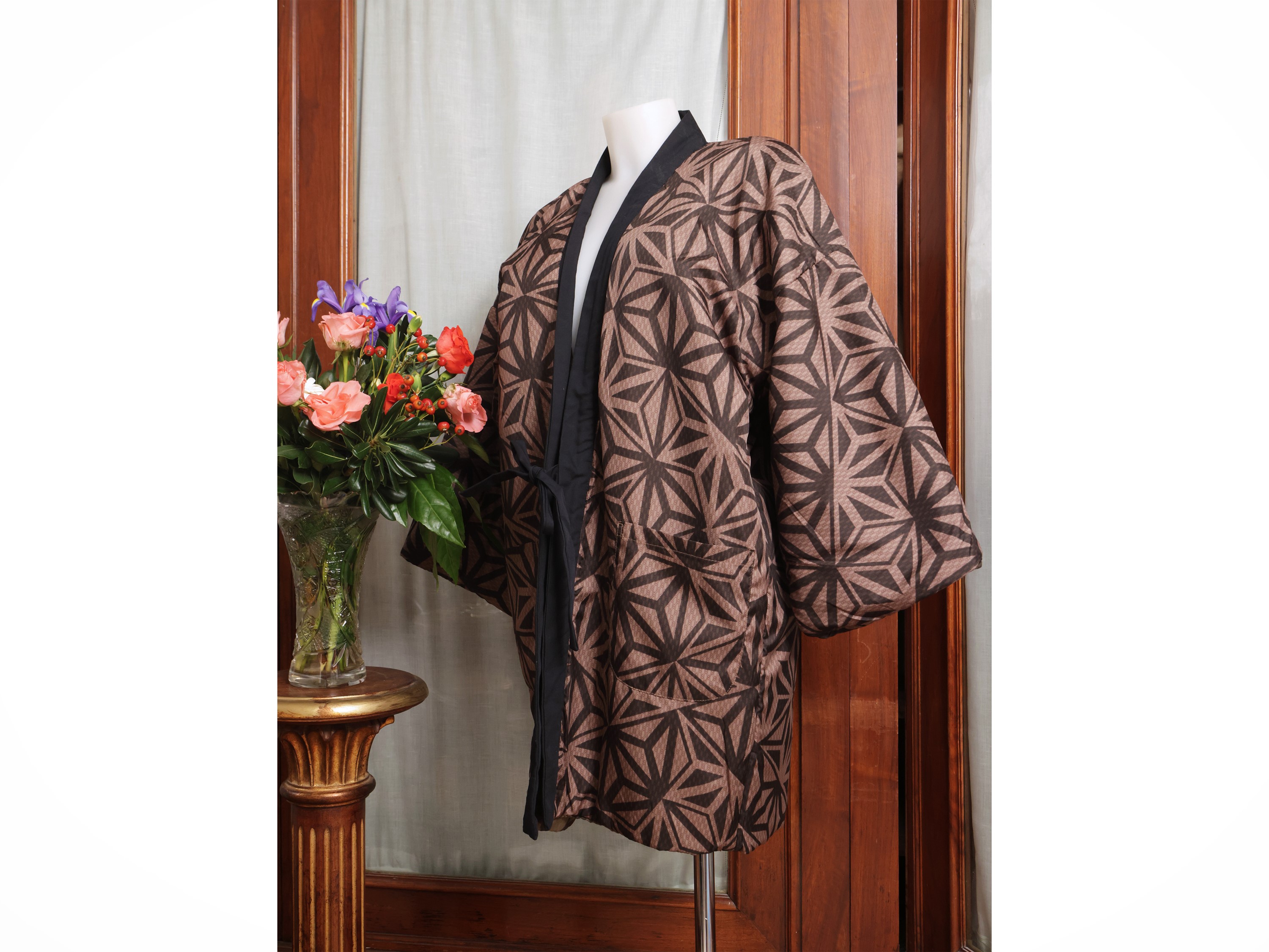 Kimono double-face in seta orientale, con fantasie geometriche