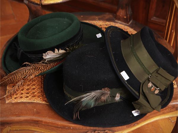 Four cloth hats