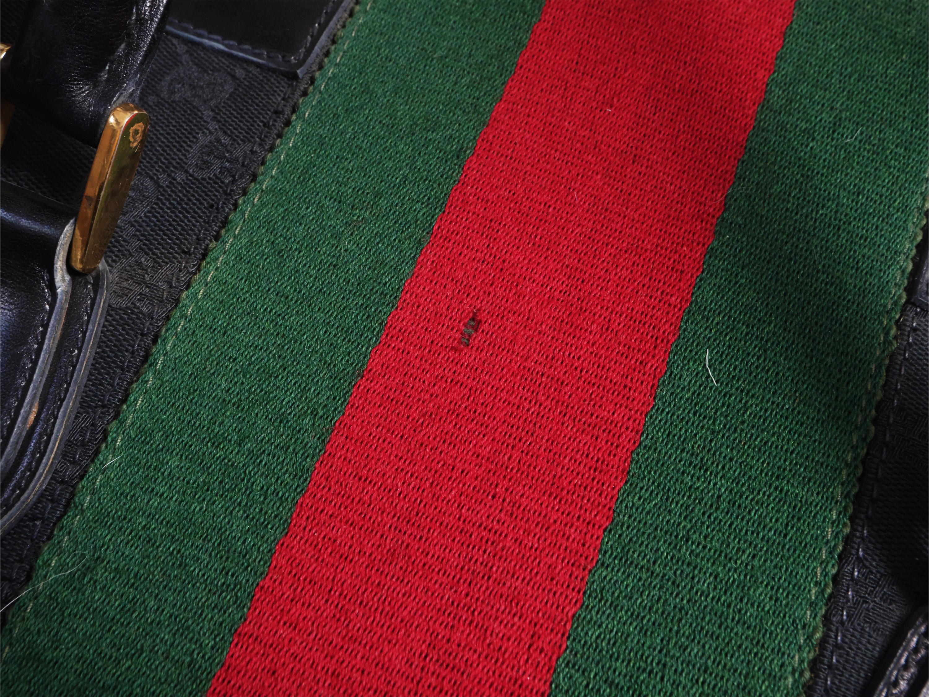 Gucci, Borsa Boston in pelle nera e tessuto monogram con passamaneria verde e rossa