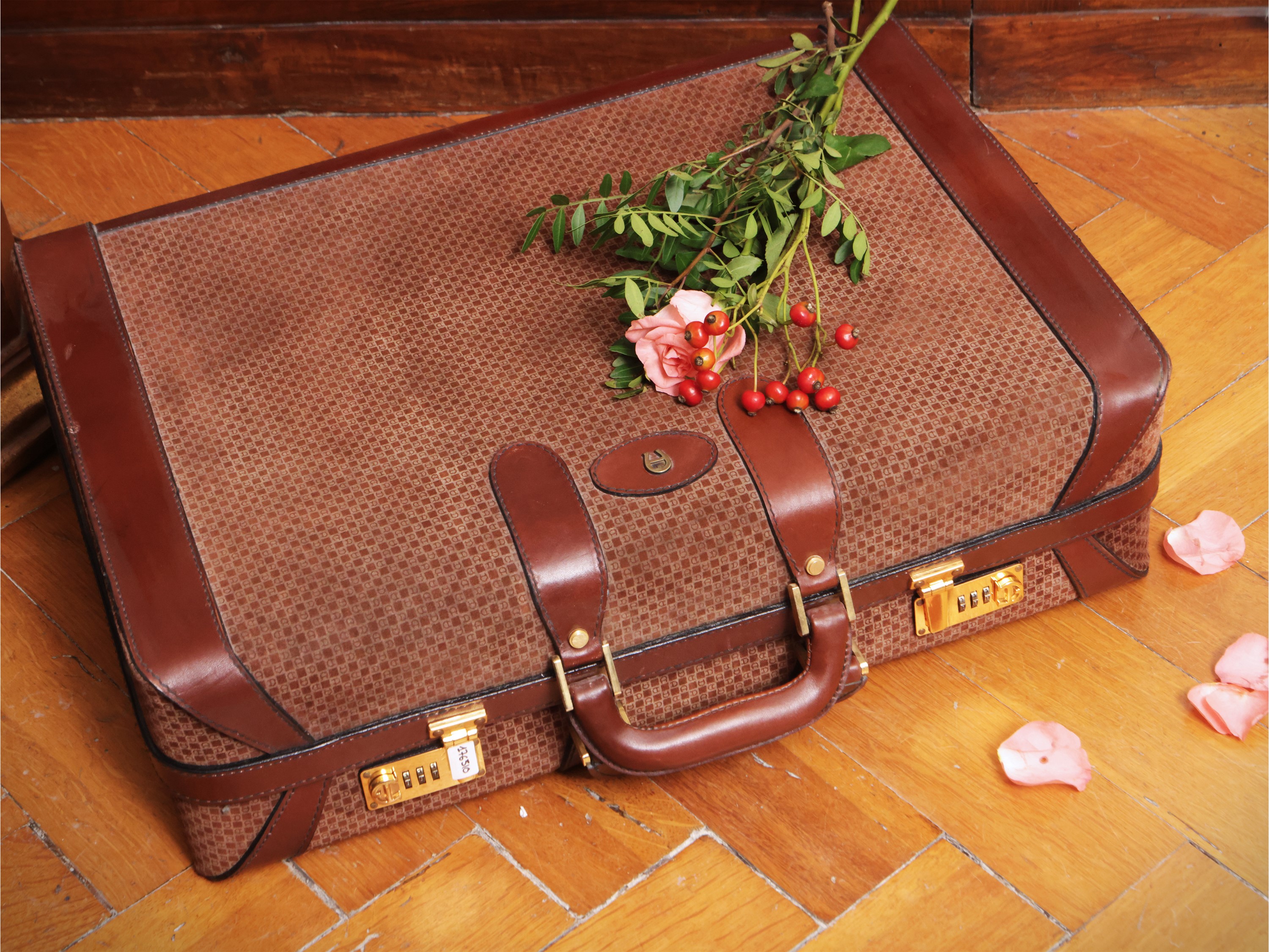 Etienne Aigner, Piccola valigia rigida in suede e pelle marrone con fantasia damier