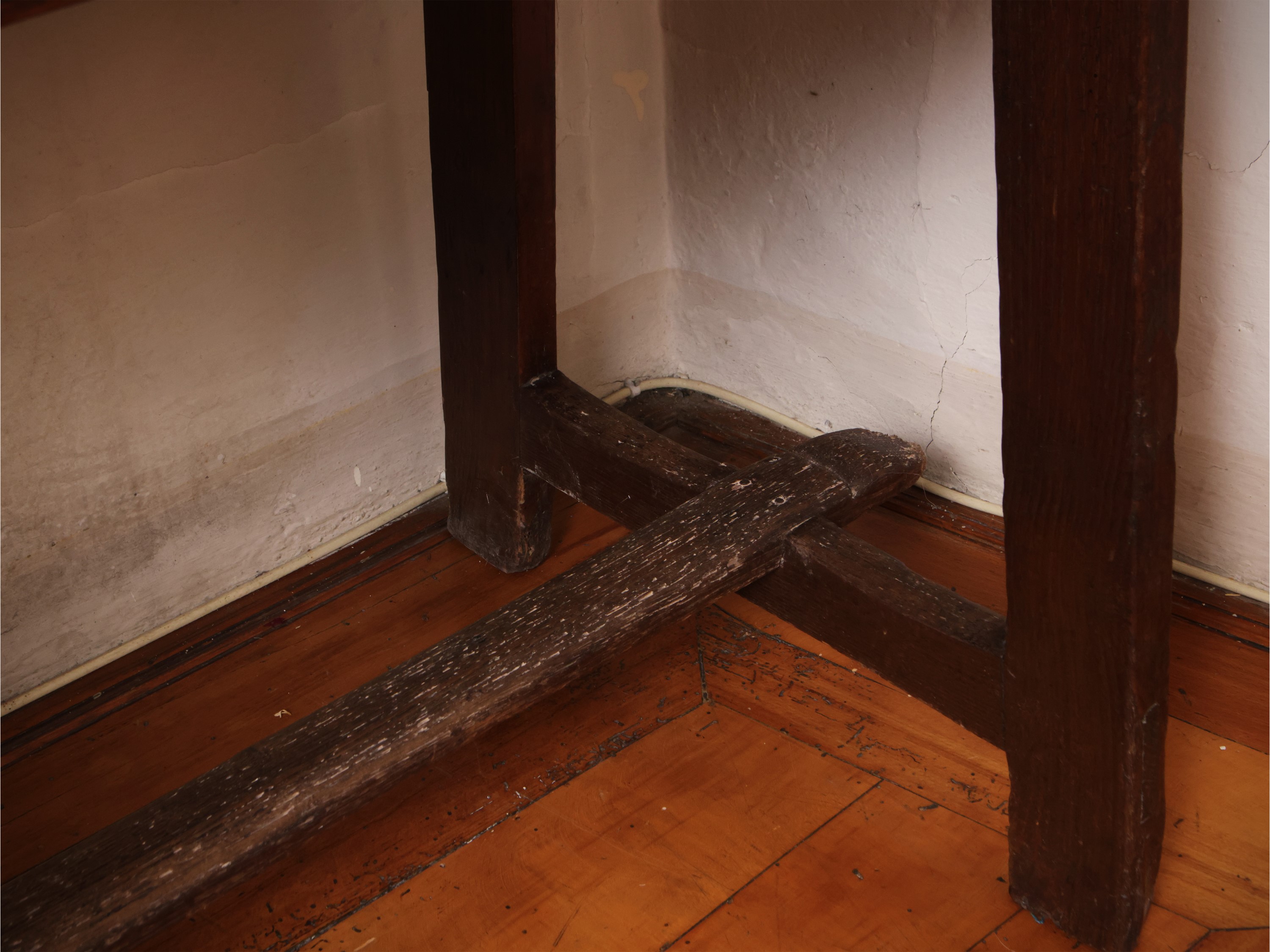 Tavolo rustico, castagno e rovere con design apribile