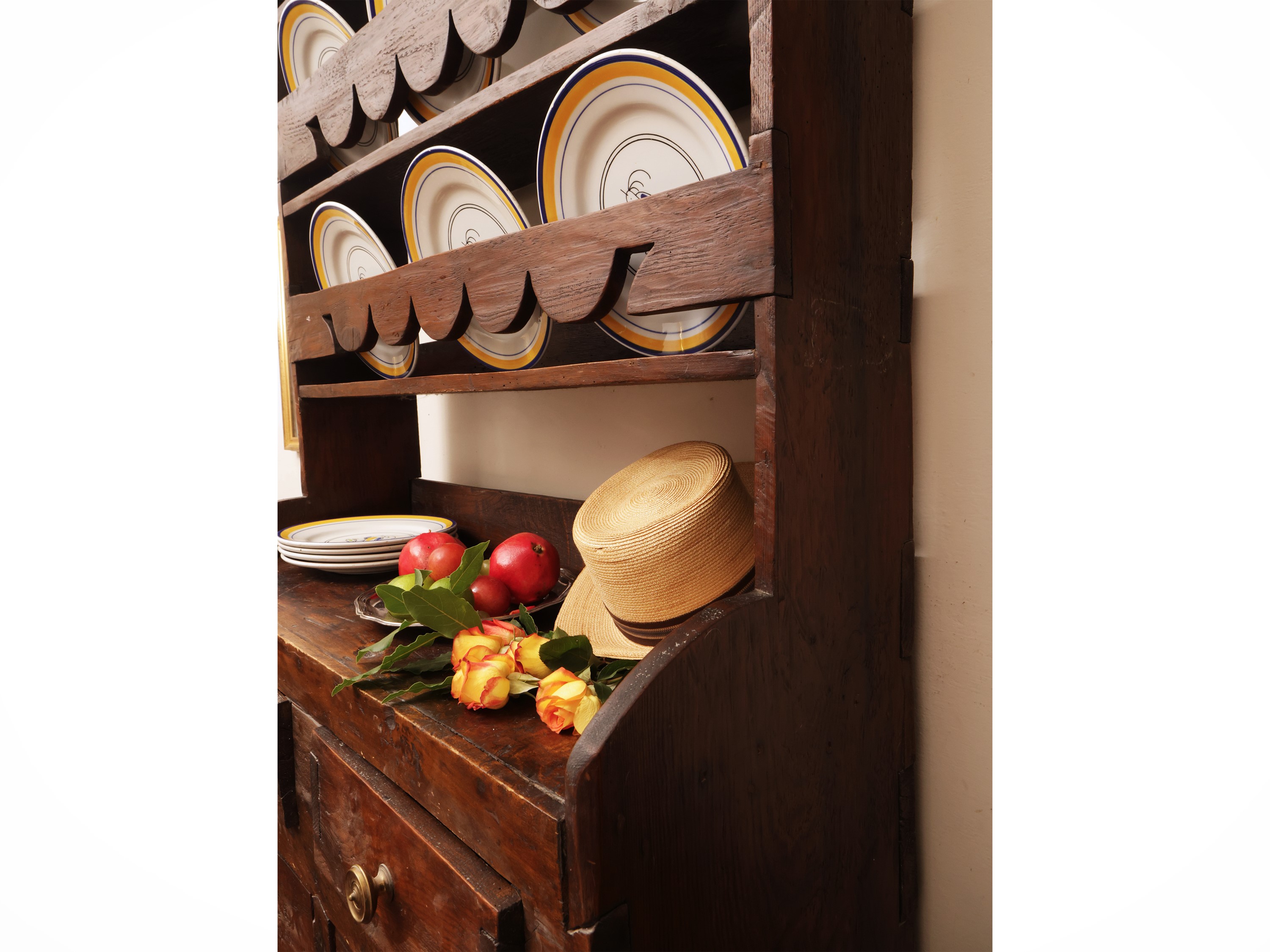 Credenza rustica, due corpi in legno tenero, XIX/XX secolo