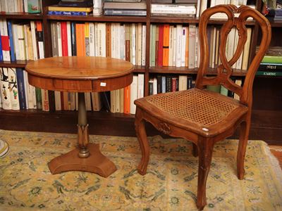 Coppia di sedie da conversazione in rovere, inizio del XX secolo