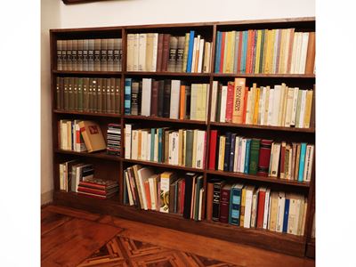 Libreria a giorno in noce, h cm 135x295x31