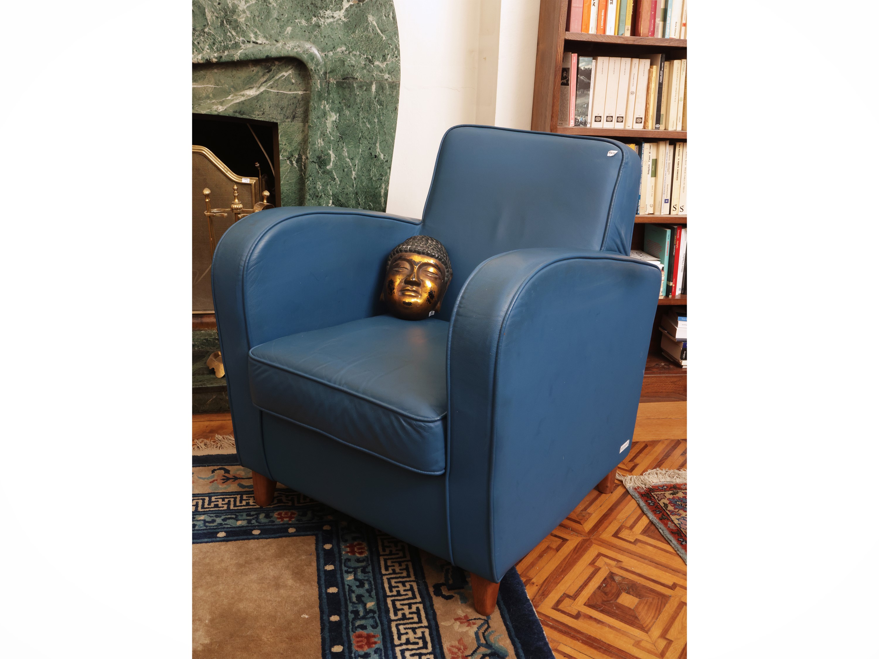 Coppia di poltrone in pelle color ottanio, h 83 cm
