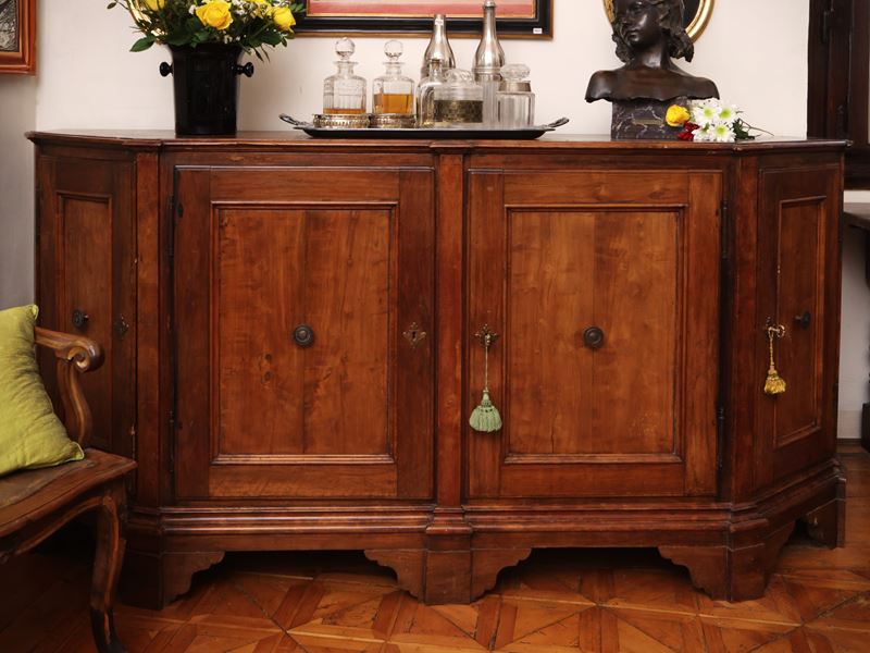 Credenza in noce, XIX secolo