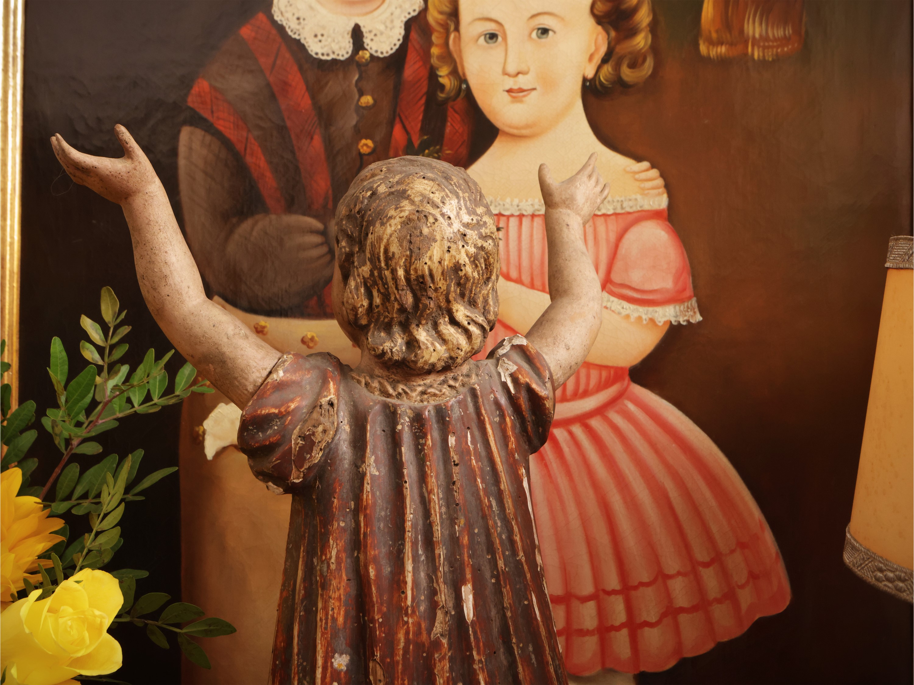 Figura in legno laccato e dorato, raffigurante Gesù Bambino, XVIII secolo