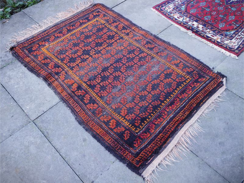 Due tappeti persiani, manifattura antica, 140x89 cm e 83x139 cm