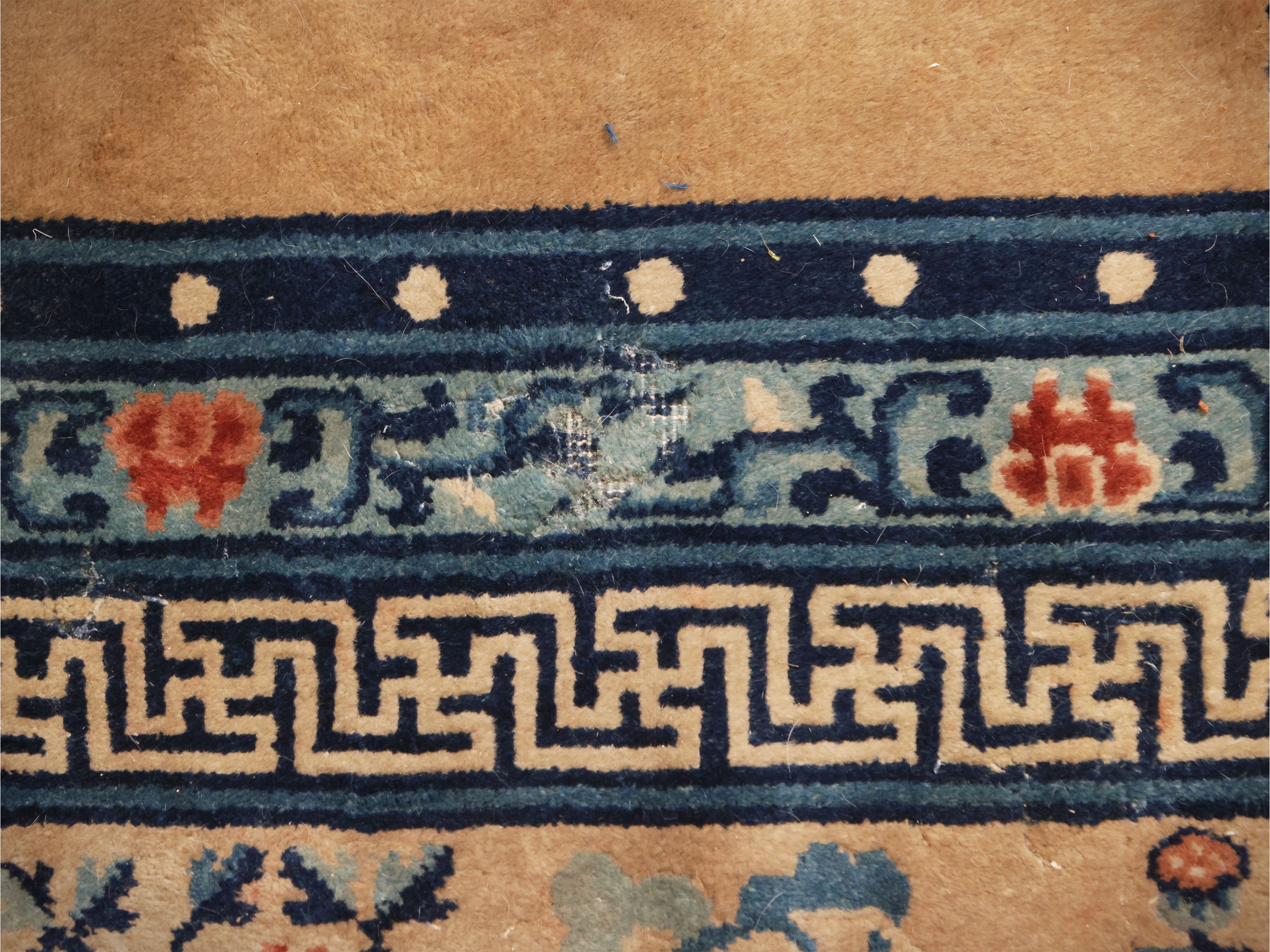 Tappeto Pechino, beige con bordura decorativa in toni di azzurro, blu, bianco e rosso