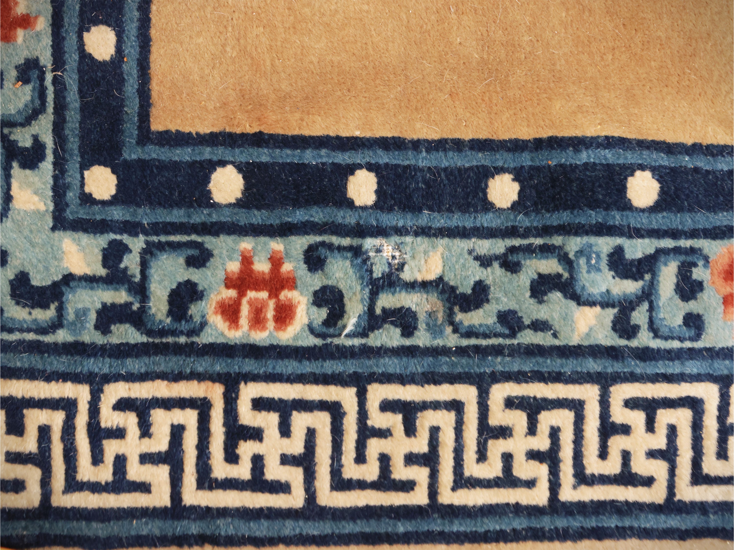 Tappeto Pechino, beige con bordura decorativa in toni di azzurro, blu, bianco e rosso