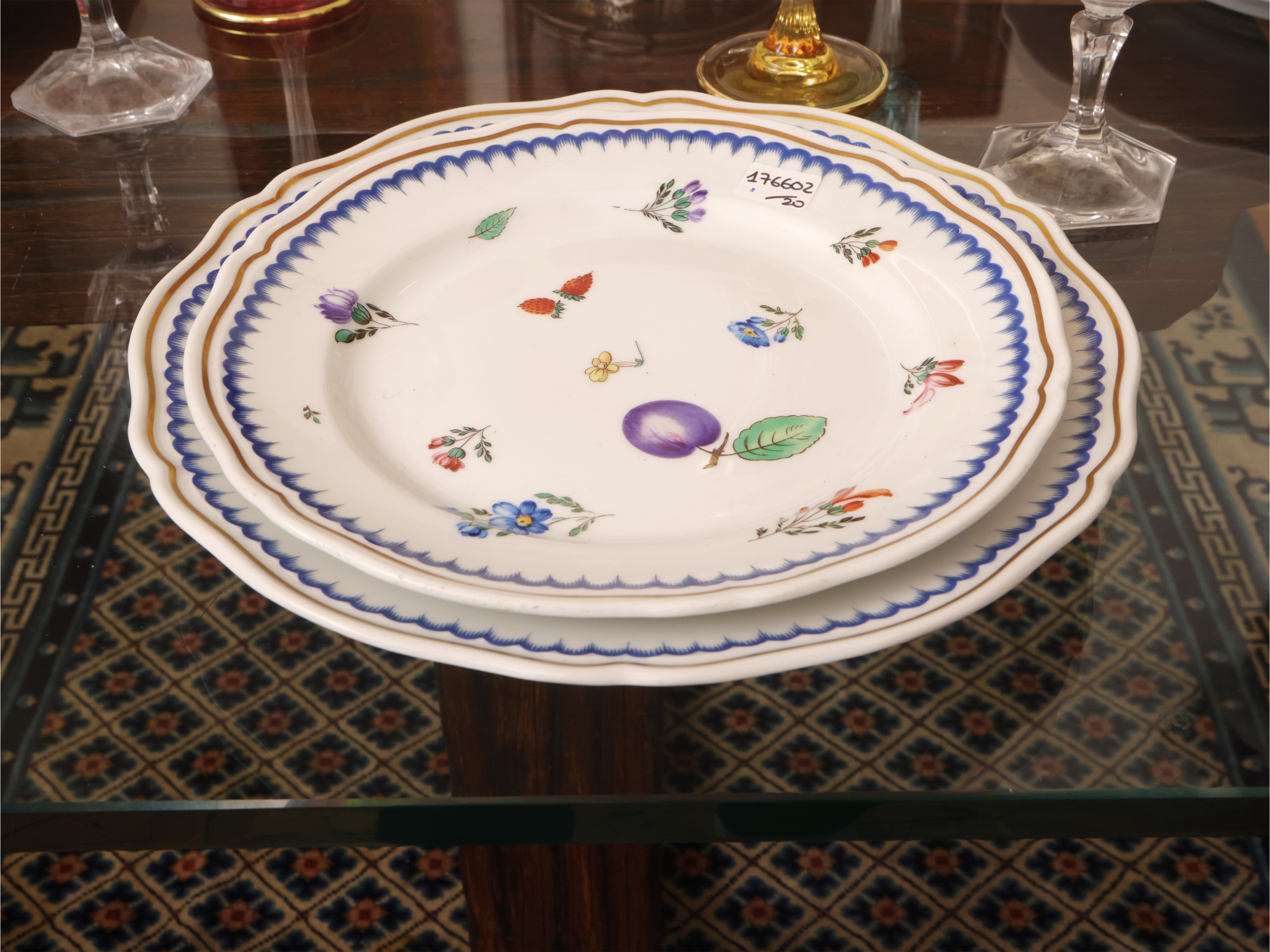 Richard Ginori, Serie di 12 piatti piani e 8 piattini da antipasto con decoro Italian Fruits