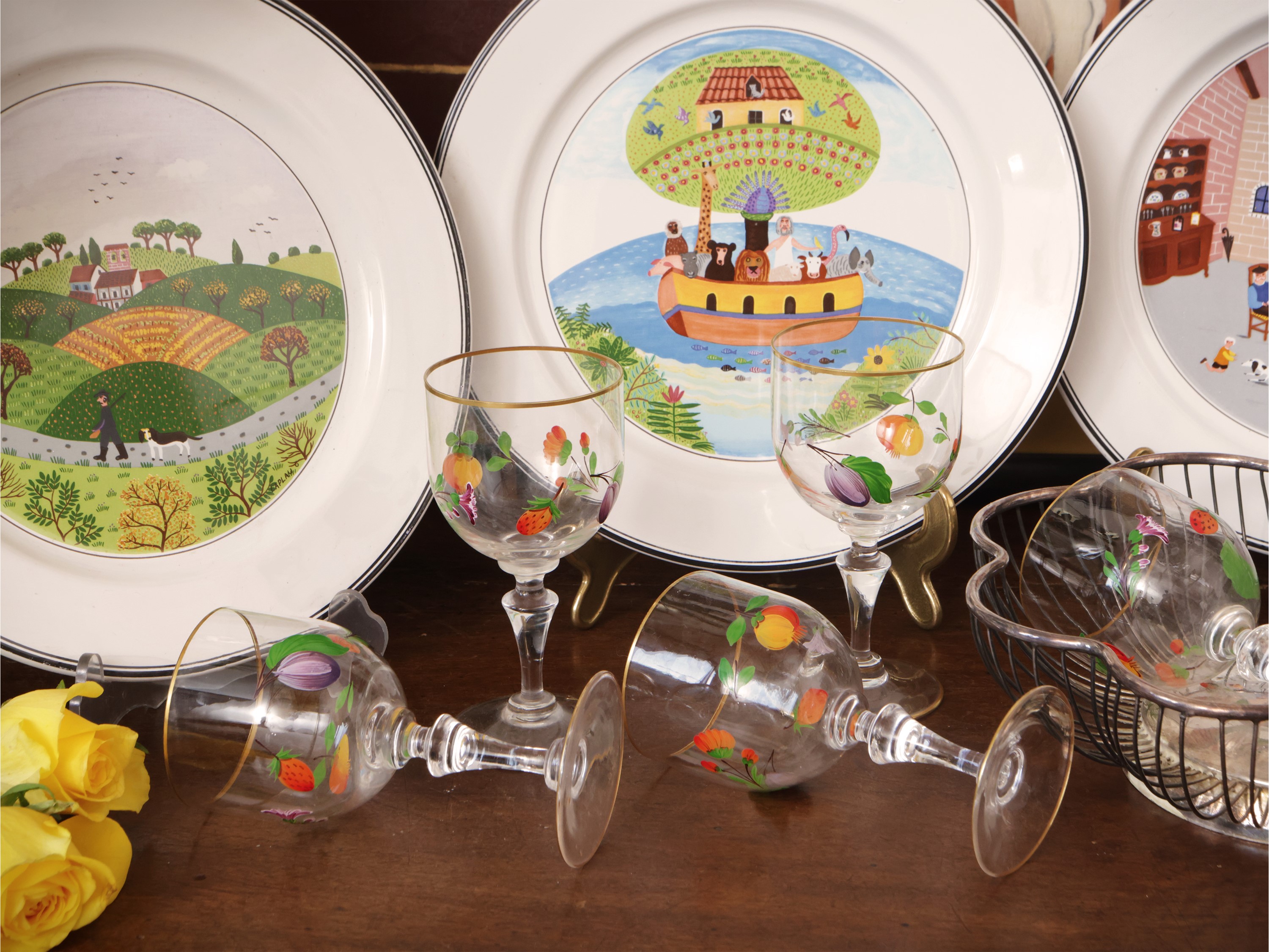 Miscellanea di accessori per la casa e la tavola, comprendente piatti Villeroy & Boch e alzata de...