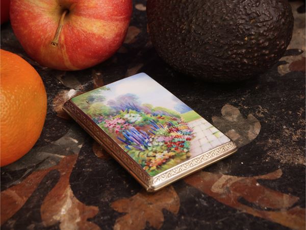 Cigarette case in silver metal and polychrome enamel