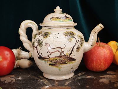 Teiera in maiolica, Faenza, XVIII secolo