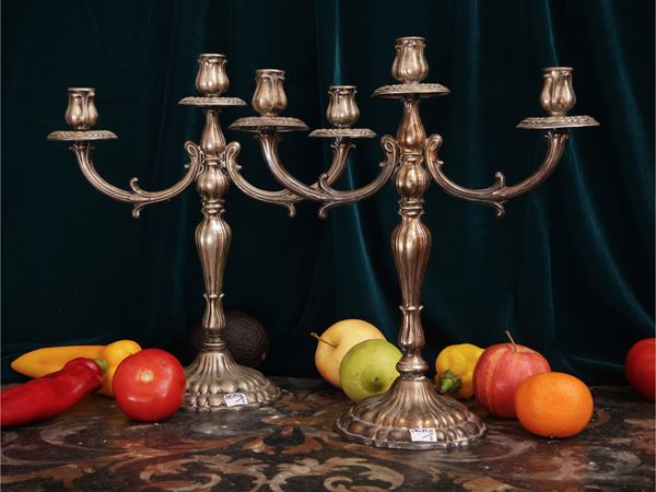 Coppia di candelabri in argento