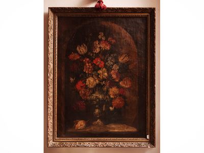 Cerchia di Francesco Caldei, Natura morta con vaso di fiori in una nicchia, olio su tela