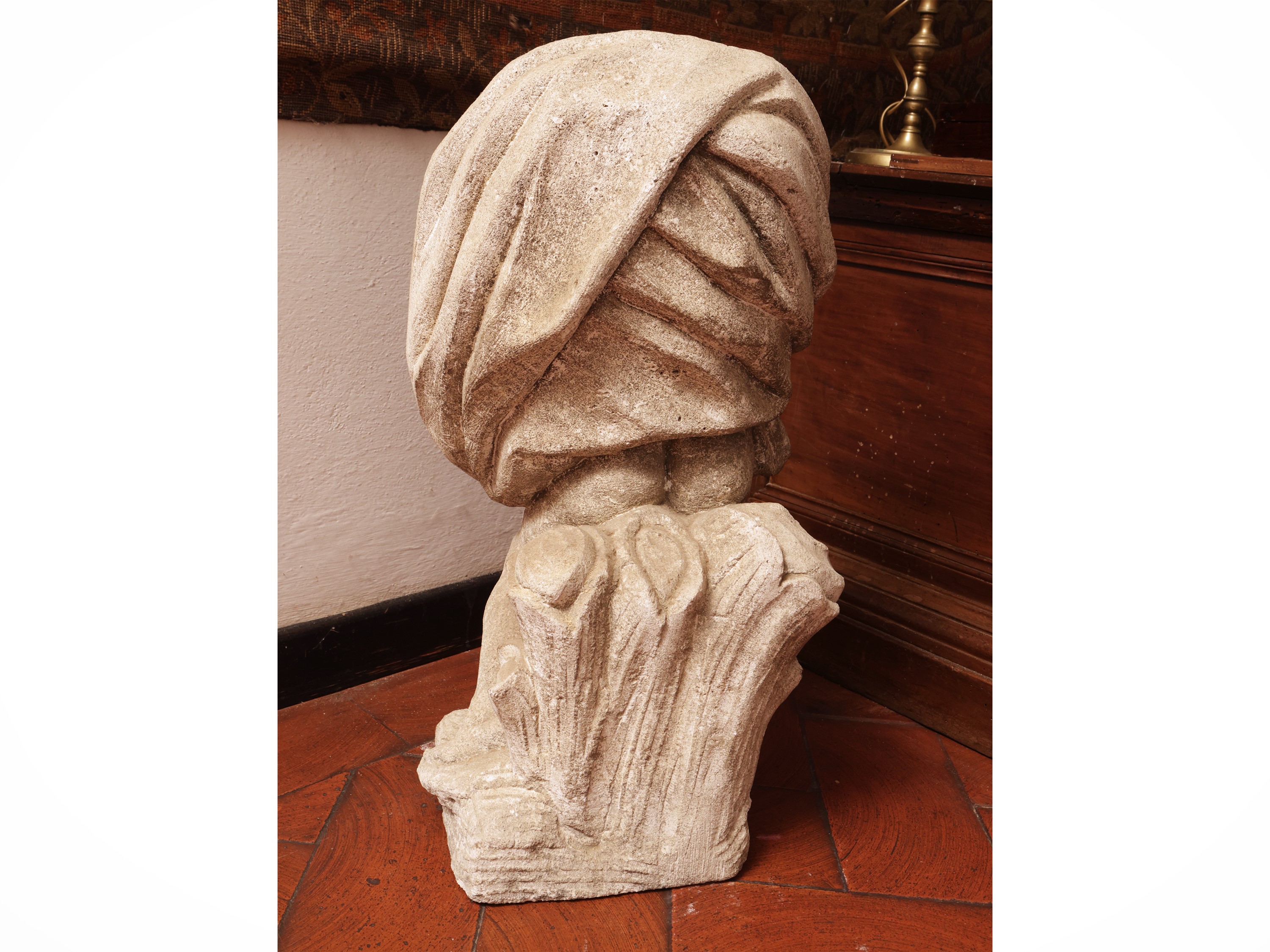Scultore anonimo, Allegoria dell'inverno, scultura da giardino in materiale composito