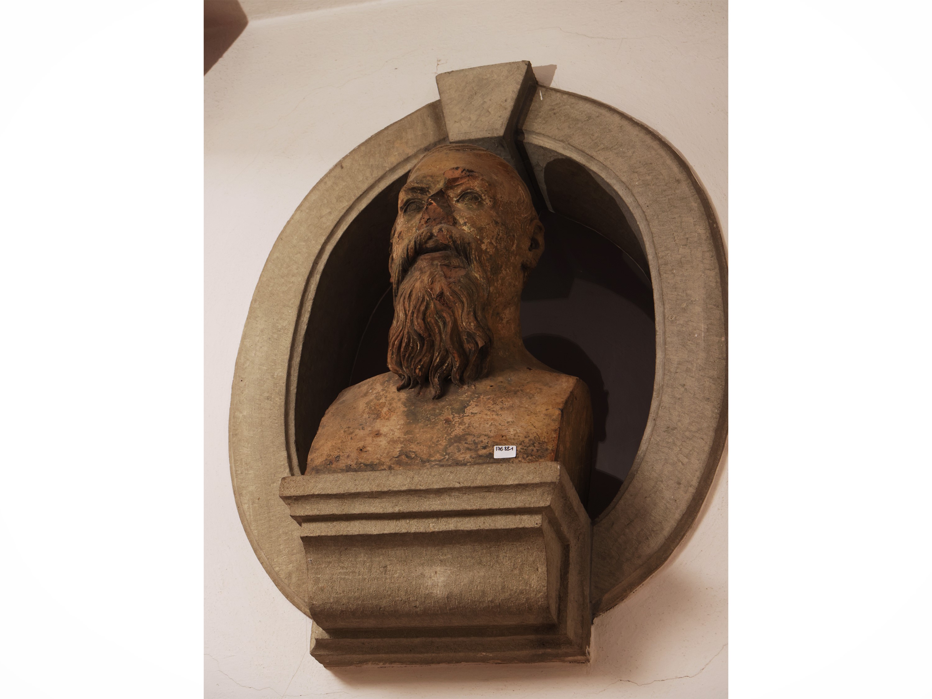 Ritratto virile con barba, busto in terracotta