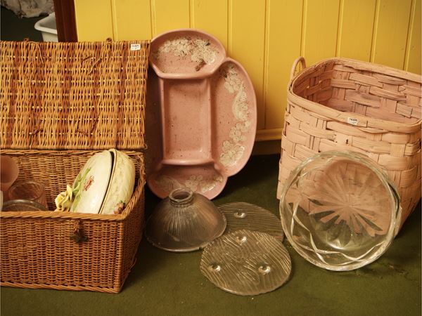Miscellaneous table accessories