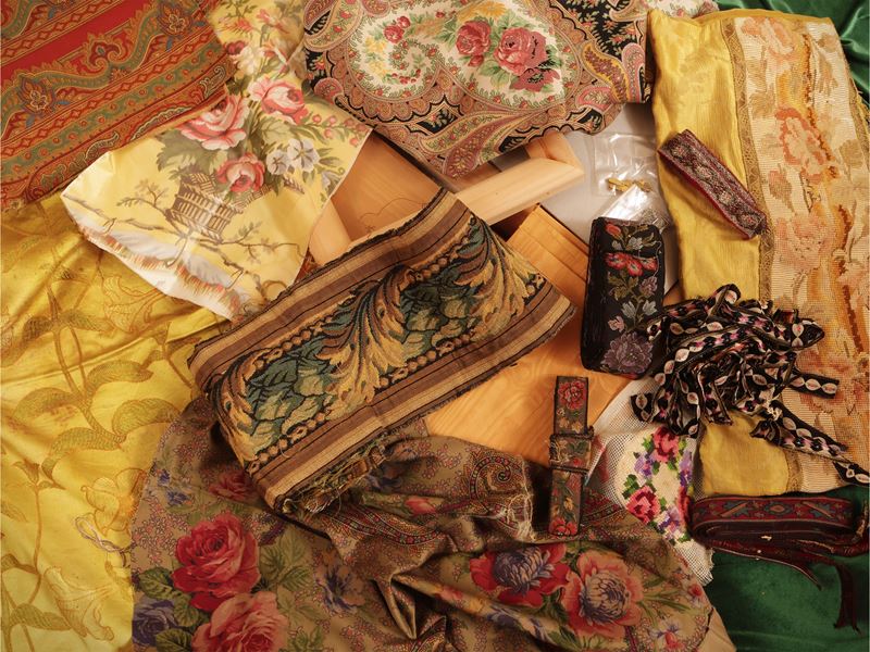 Varietà di tessuti e passamanerie