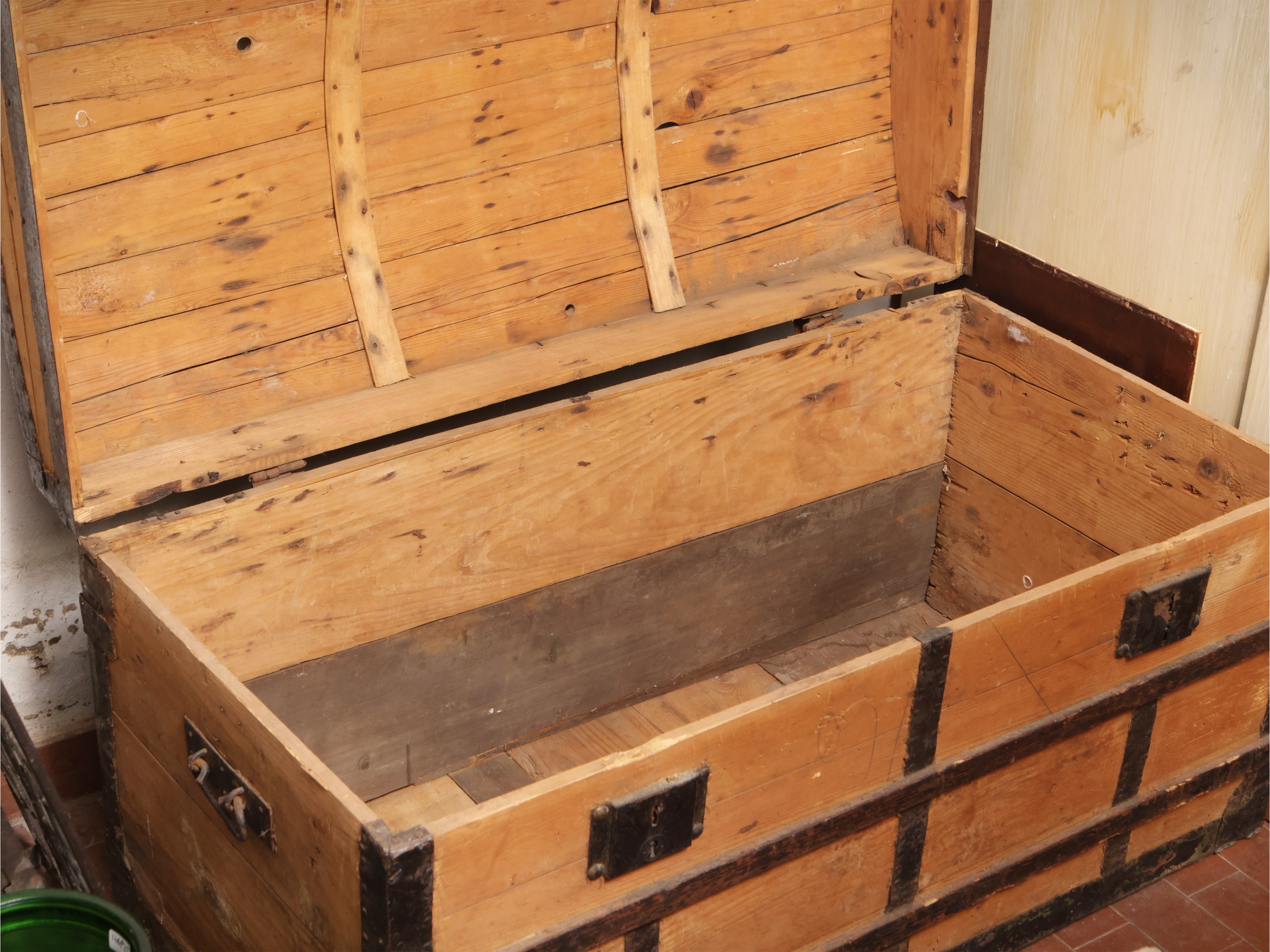 Baule da viaggio, legno tenero, prima metà del XX secolo