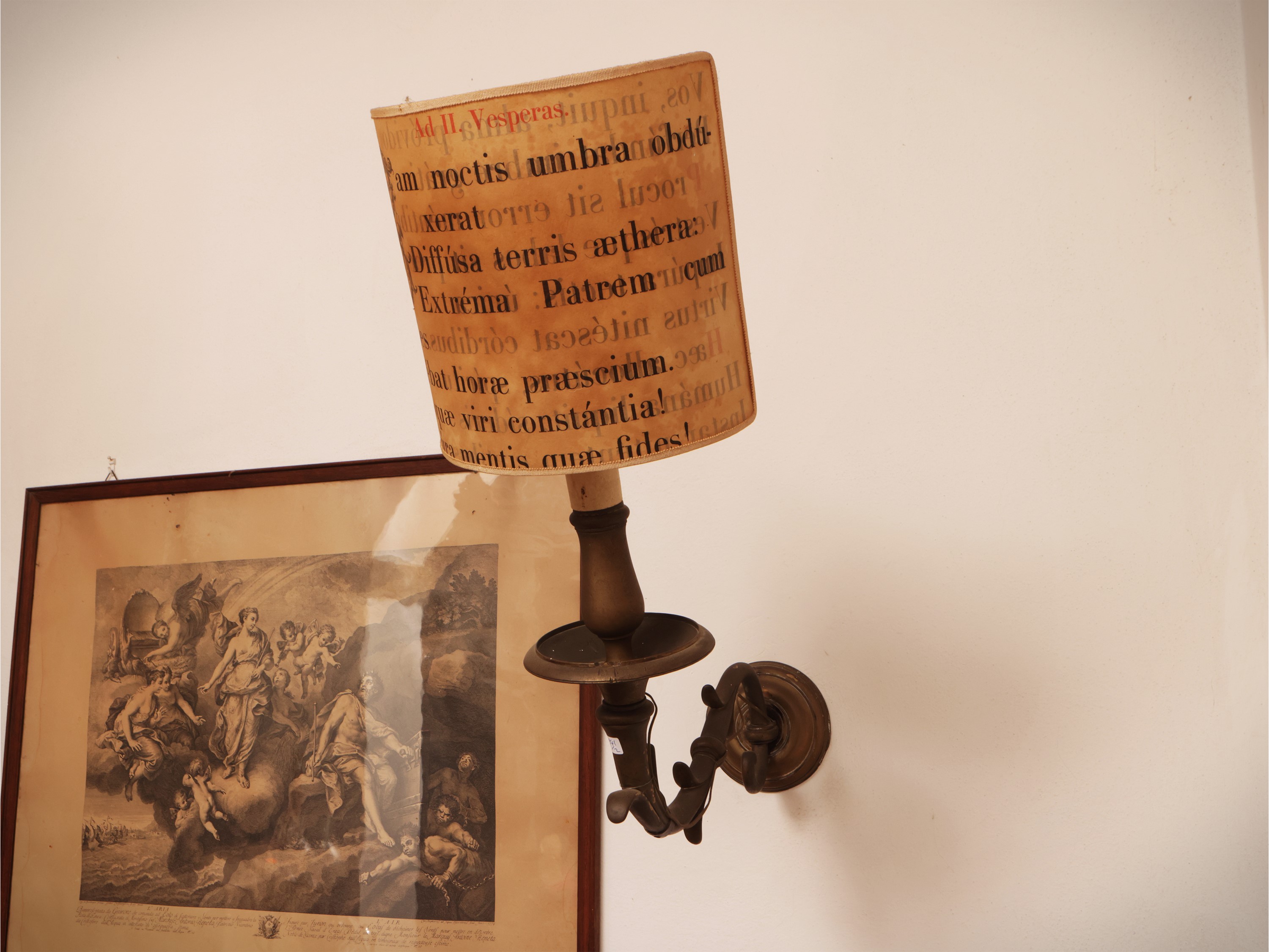 Coppia di bracci a muro portaceri in bronzo