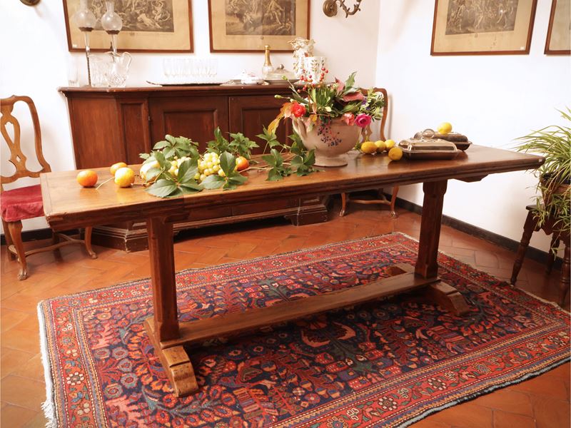 Tavolo da pranzo a fratina in noce