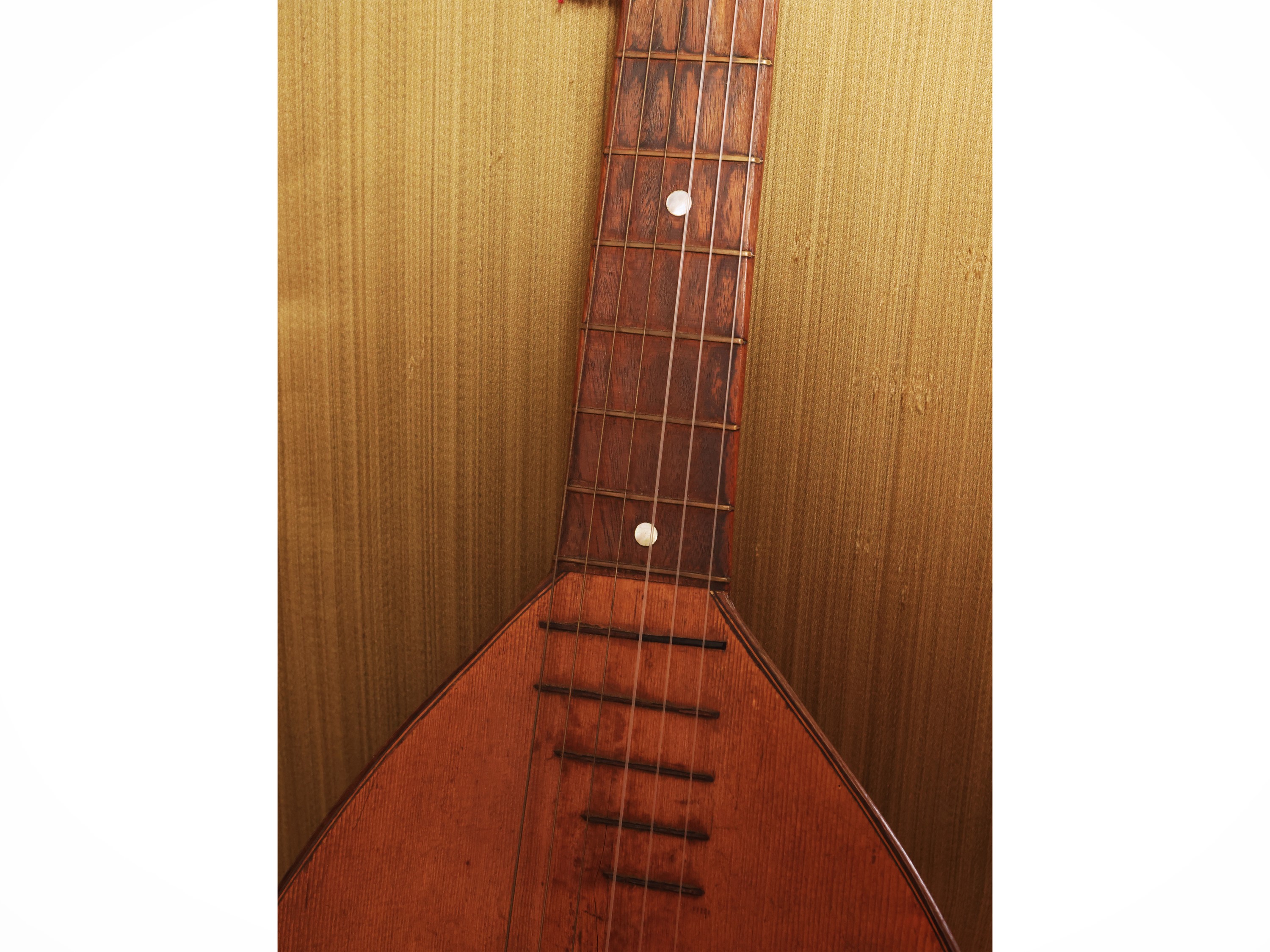 Liuto, Strumento musicale in legno